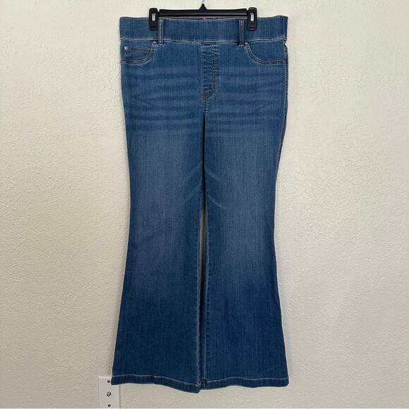 Spanx SPANXshape EveryWear Flare Jeans In Vintage Indigo 1X - Picture 2 of 7